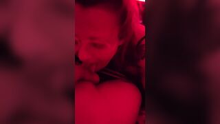 Pompino fidanzata italiana con occhiali