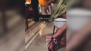 Antonella Mosetti bella scosciata