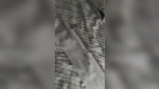 Moglie spiata mentre dorme