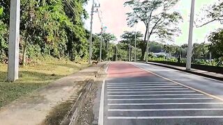 Fa un pompino a sconosciuto con ingoio e si fa pagare