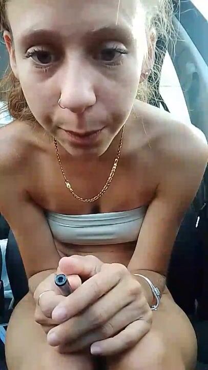 Un attimo che c'è un vecchio che mi guarda - Esibizionista italiana teen C4