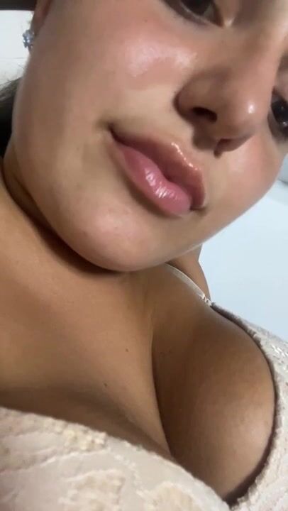 Aurora teen italiana tettone