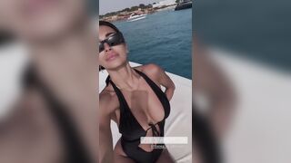 Cristina Buccino bikini estate