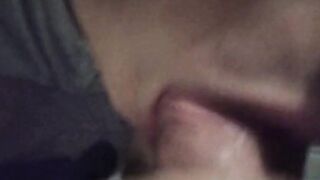 POV . Fidanzata mi succhia bene il cazzo