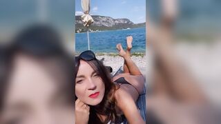 Milf in vacanza in relax