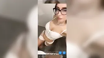 Elisa Esposito versione hot onlyfans