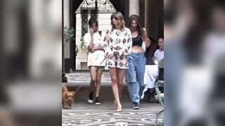 Dayane Mello lesbo limona con amica in pubblico