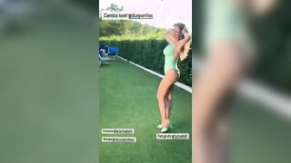 Maria Monsè ad uno shooting fotografico