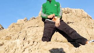 Pompino e sega in spiaggia pubblica fidanzata troia