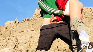 Pompino e sega in spiaggia pubblica fidanzata troia