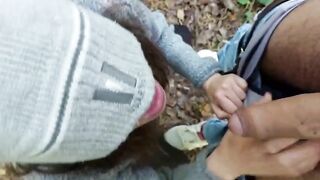 Pompino fidanzata italiana gola profonda all'aperto