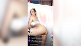 Paola Saulino Muove il suo bel culone Live Instagram