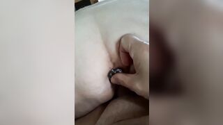 Moglie italiana matura con grosso culo scopata con plug anale