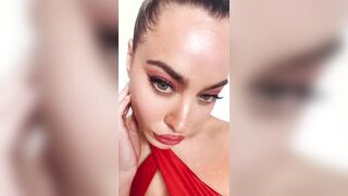 Le splendide tettone di Paola Saulino