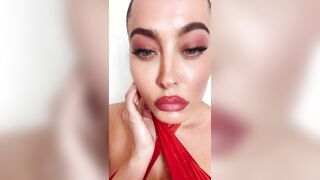 Le splendide tettone di Paola Saulino