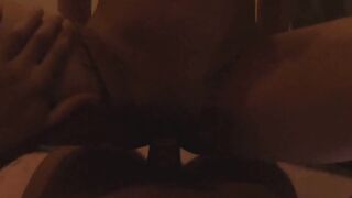 Morena studentessa italiana Erasmus cavalca il cazzo nero dell'amico