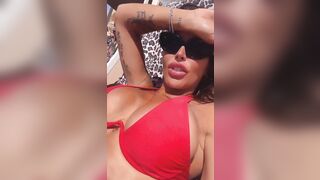 Gendalina splendida in bikini