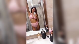 Gendalina splendida in bikini