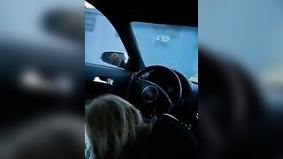 SUCCHIA ZOCCOLA - Pompino in auto moglie puttana Amatoriale