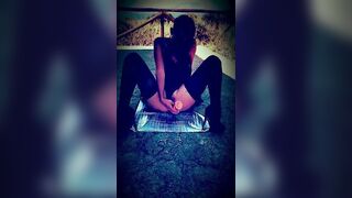 Focosa siciliana si masturba outdoor