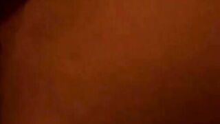 Apro la fichetta alla mia troietta