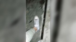 Amore non c'è nessuno che ti vede PISCIA NELLA PIAZZOLA DI SOSTA