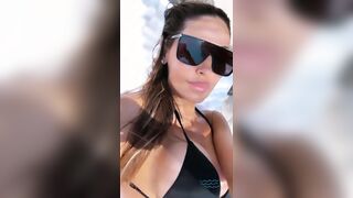 Anna Tatangelo bikini al mare