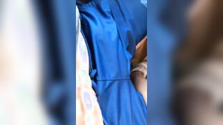 Fidanzata sega il cazzo in autobus al suo ragazzo