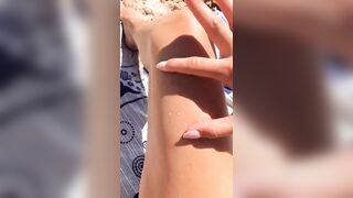 Margherita Zanatta in bikini in spiaggia