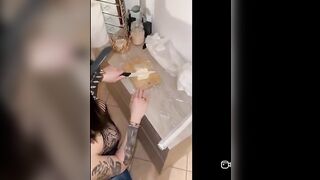 Un po' di formaggio sul cazzo per renderlo appetitoso