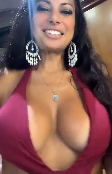 Paola Mercurio MILF italiana tettona Diretta sexy