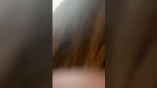 Pompino moglie italiana mora con occhiali