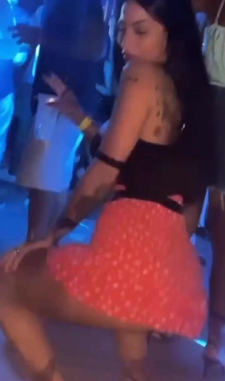 Denise B. Pescara in discoteca ops lato b Pecora Nera
