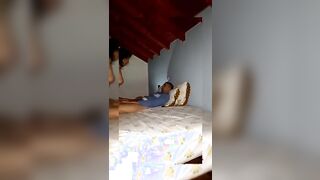 Ho cosi tanta voglia che lo seduco e mi faccio riempire la fica pelosa