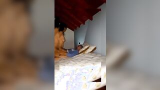 Ho cosi tanta voglia che lo seduco e mi faccio riempire la fica pelosa