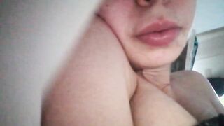 Camgirl italiana con due tettone pazzesche