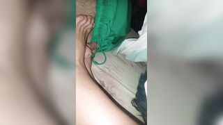 Godendo coi suoi piedi