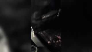 Una mamma molto porca ed esibizionista