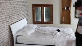 Domestica italiana scopa col suo padrone di casa