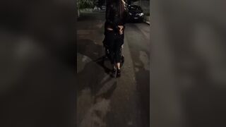 Mammina biricchina esibizionista