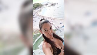 Danika Mori flash tette in vacanza