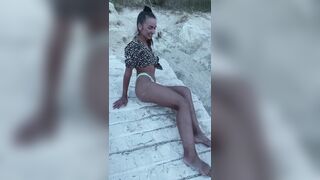 Cerco di farmi notare in spiaggia