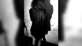 Spogliarello MILF italiana tettona