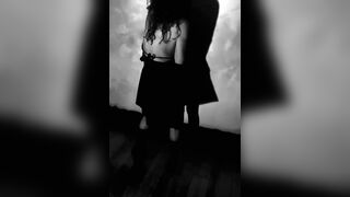 Spogliarello MILF italiana tettona