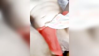 Troia amatoriale con una banana nella fica