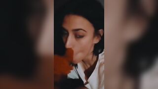 Giovane pompinara mora ITA