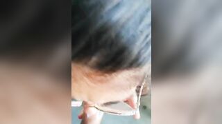 Pompino rinfrescante Succhia il cazzo col gelato