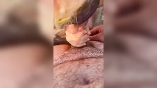 Al mare con collega di mio marito lo sorprendo con un pompino