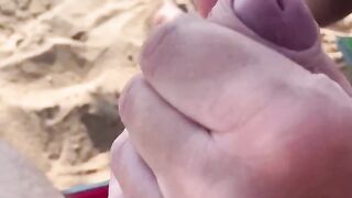 Sega in spiaggia moglie esibizionista