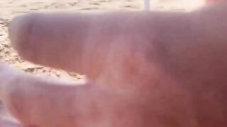 Sega in spiaggia moglie esibizionista